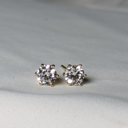 Daily Glow Zircon Studs - minimae -