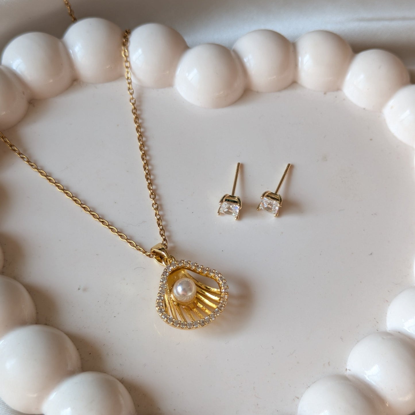 Seashell Pearl Necklace & Solitaire stud 18k Gold plated set - minimae - Set