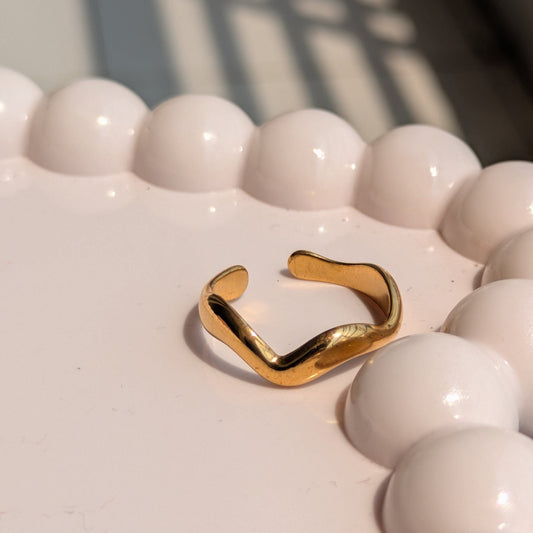 Golden Drift Adjustable Wave Ring - minimae - Ring