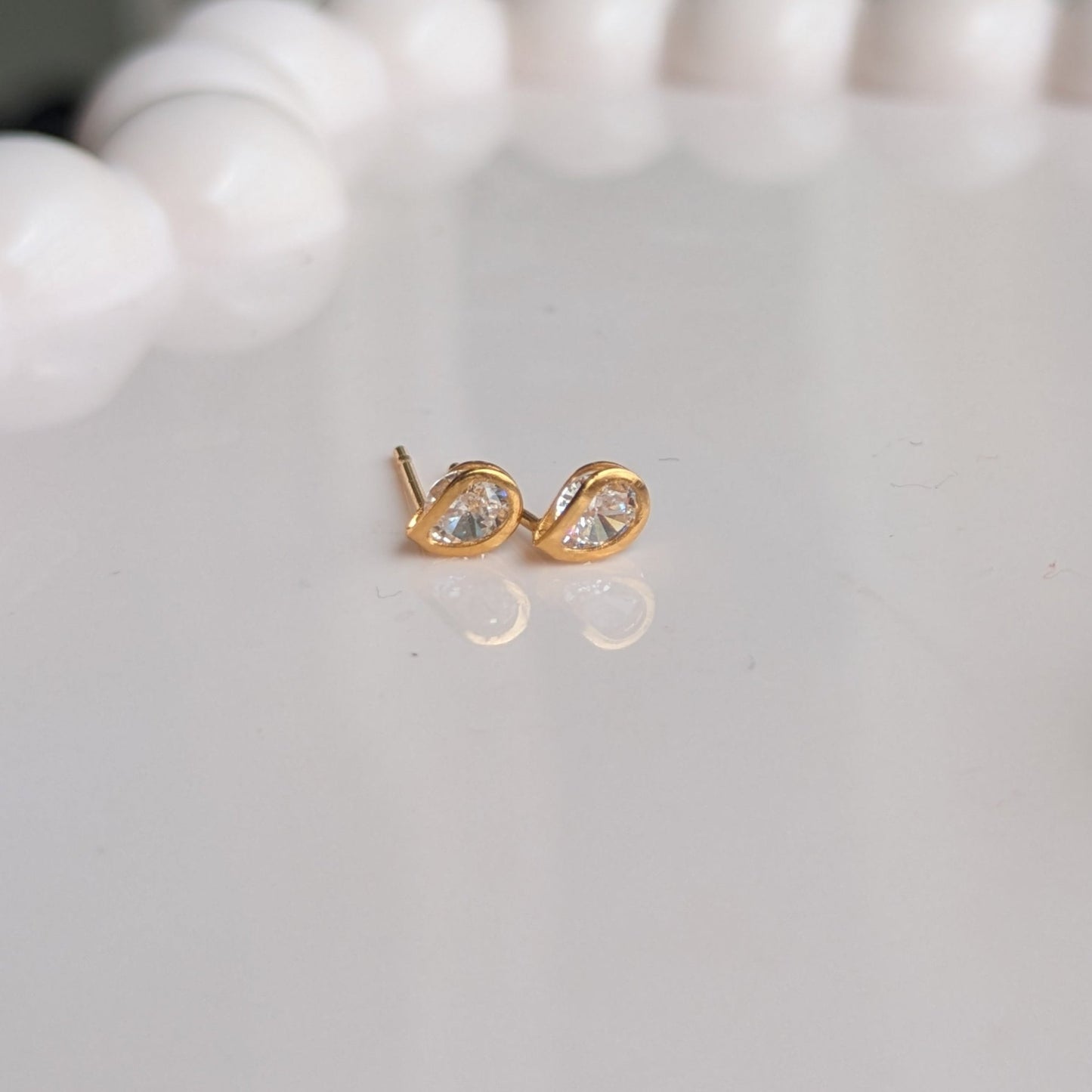 Golden Teardrop Solitaire Stud Earrings – Minimal Crystal Sparkle - minimae - 