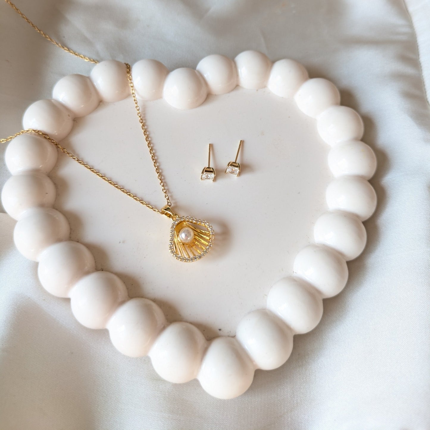 Seashell Pearl Necklace & Solitaire stud 18k Gold plated set - minimae - Set